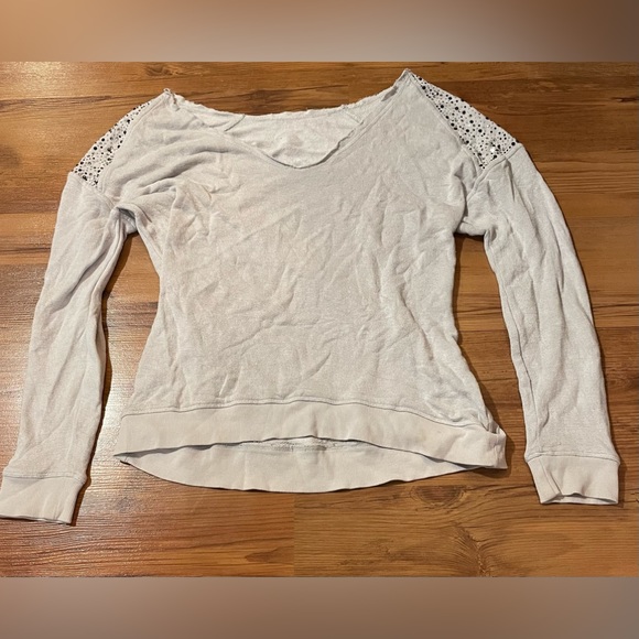 Women’s Bebe Sequin Shoulder V-Neck Sweater XS - Picture 1 of 7